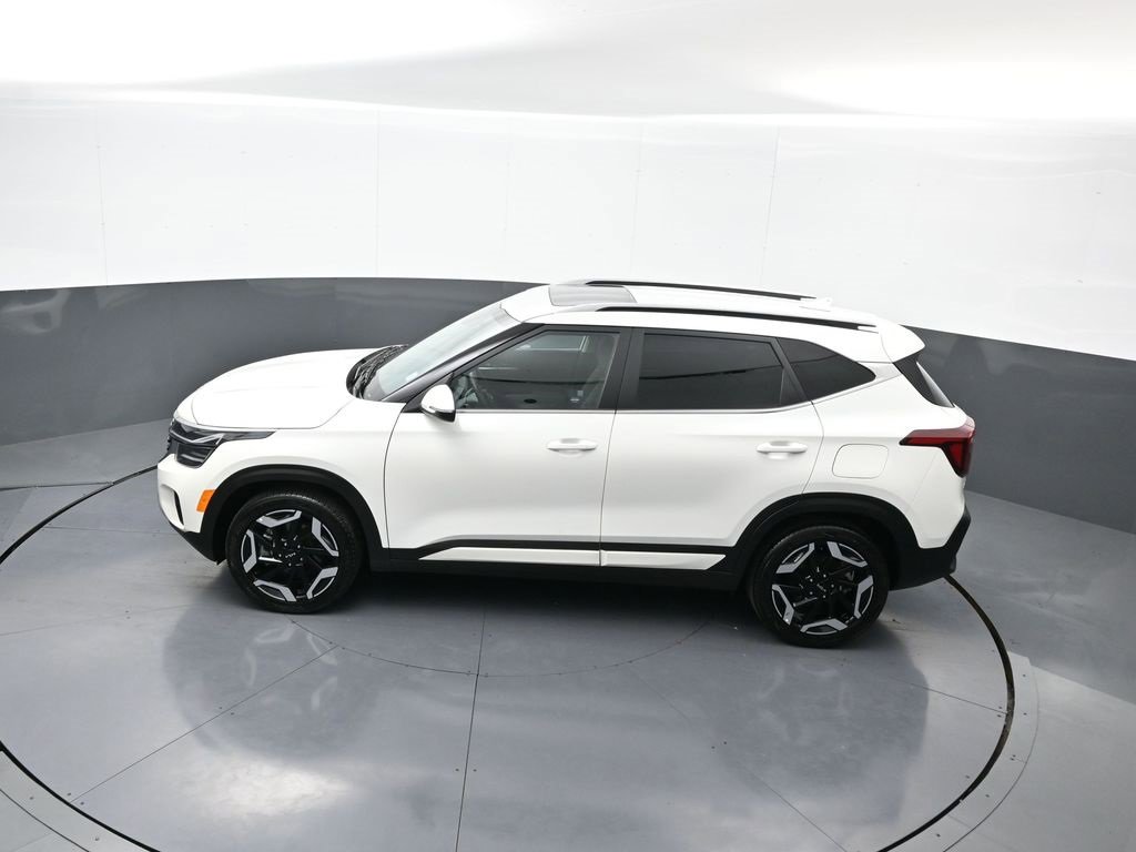 Certified 2025 Kia Seltos SX w/ SX Sunroof Package image 42