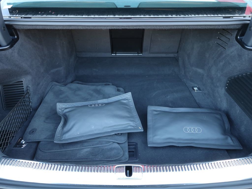 Used 2023 Audi S8 w/ S8 Comfort Plus Package image 31