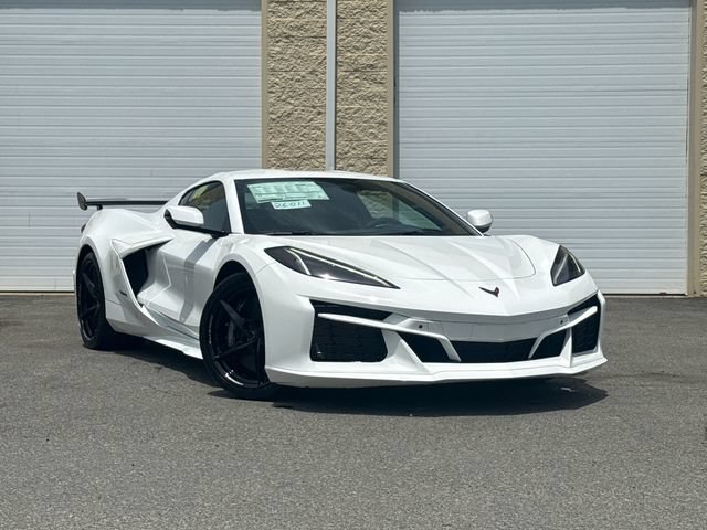 New 2026 Chevrolet Corvette E-Ray w/ ZER Performance Package AWD/4WD video 2