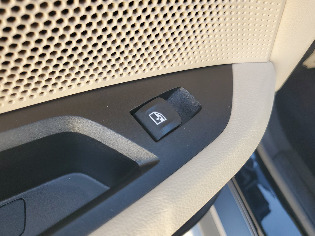 Used 2024 BMW i4 eDrive35 w/ Convenience Package RWD image 17