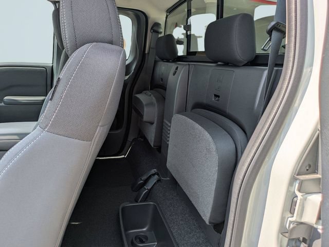 Used 2025 Nissan Frontier SV RWD image 14