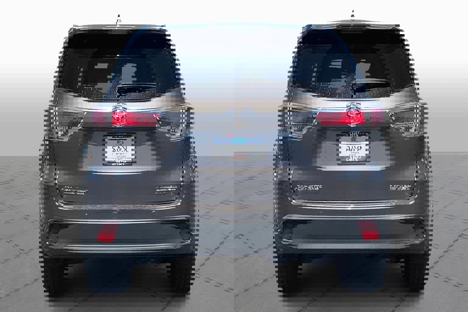 Used 2015 Toyota Highlander Limited w/ Driver Technology Package image 5