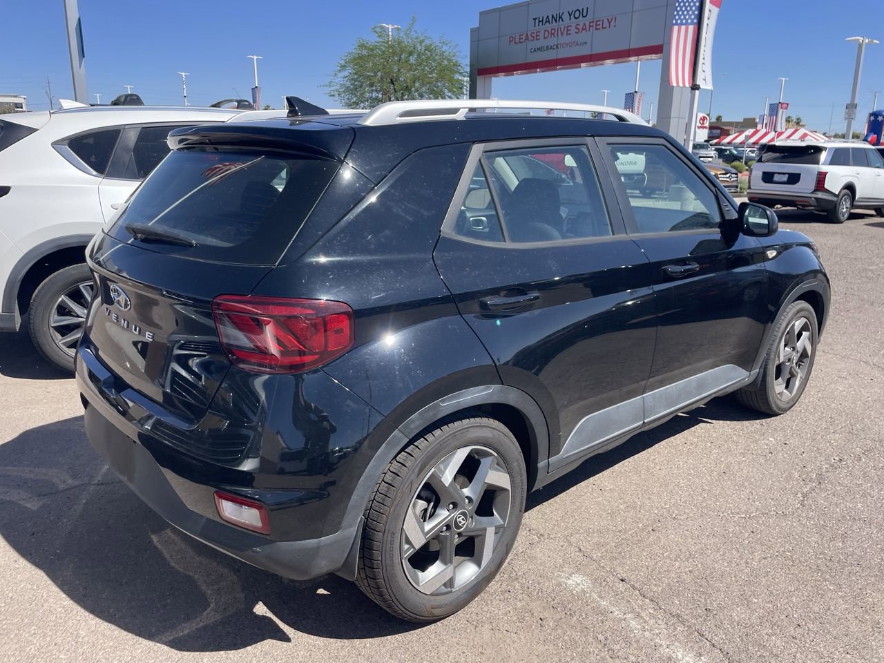 Used 2022 Hyundai Venue SEL image 10