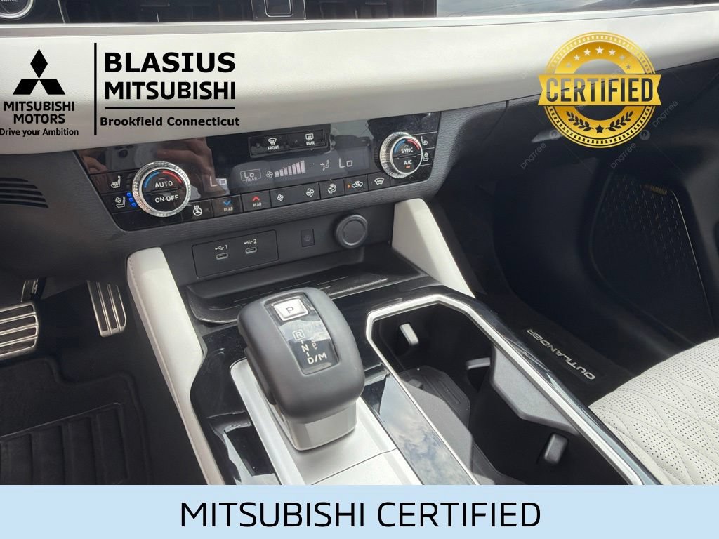 Used 2025 Mitsubishi Outlander AWD image 22
