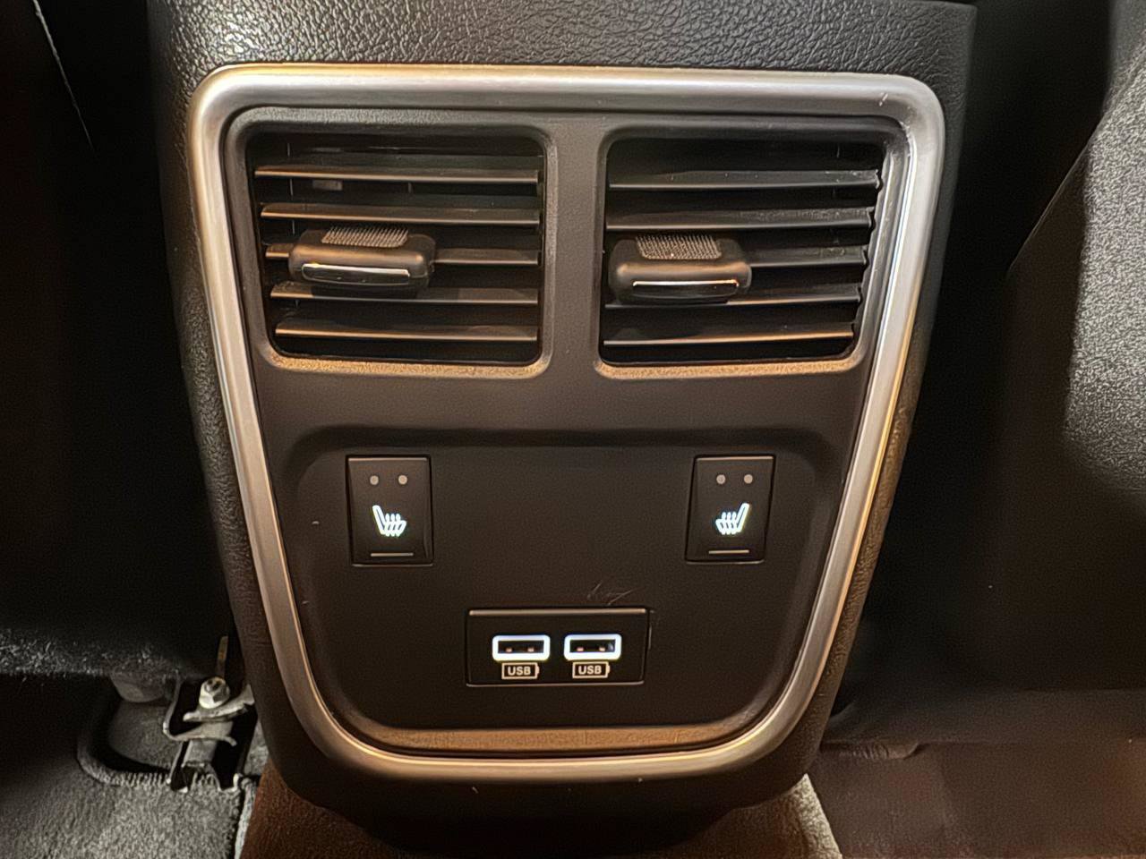 Used 2015 Dodge Charger R/T w/ Plus Group RWD image 31