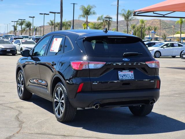 Used 2021 Ford Escape SE w/ SE Sport Appearance Package image 7