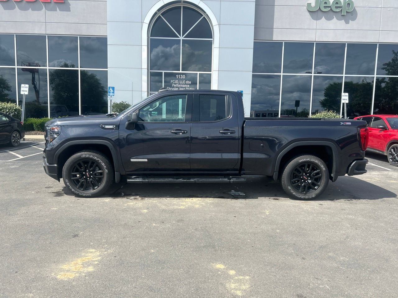 Used 2022 GMC Sierra 1500 Elevation w/ Preferred Package AWD/4WD image 6