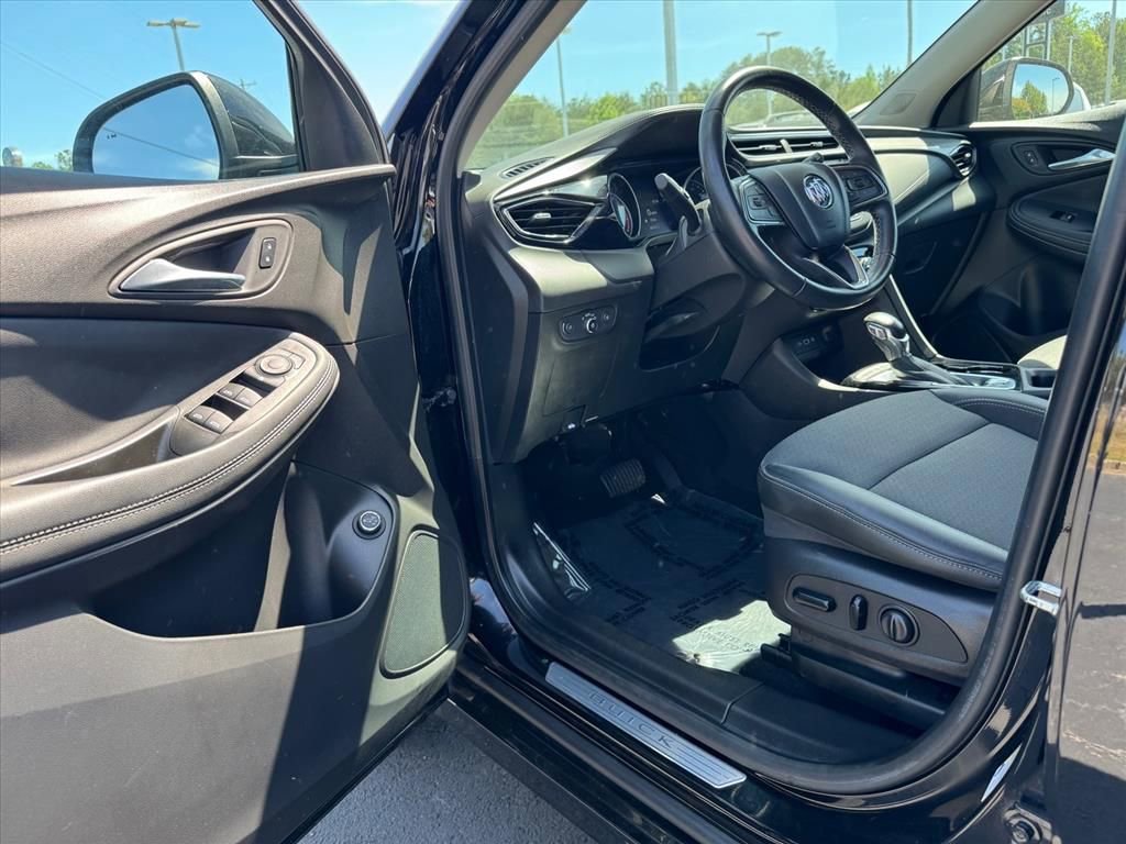 Used 2022 Buick Encore GX Select w/ Sport Touring Package FWD image 14