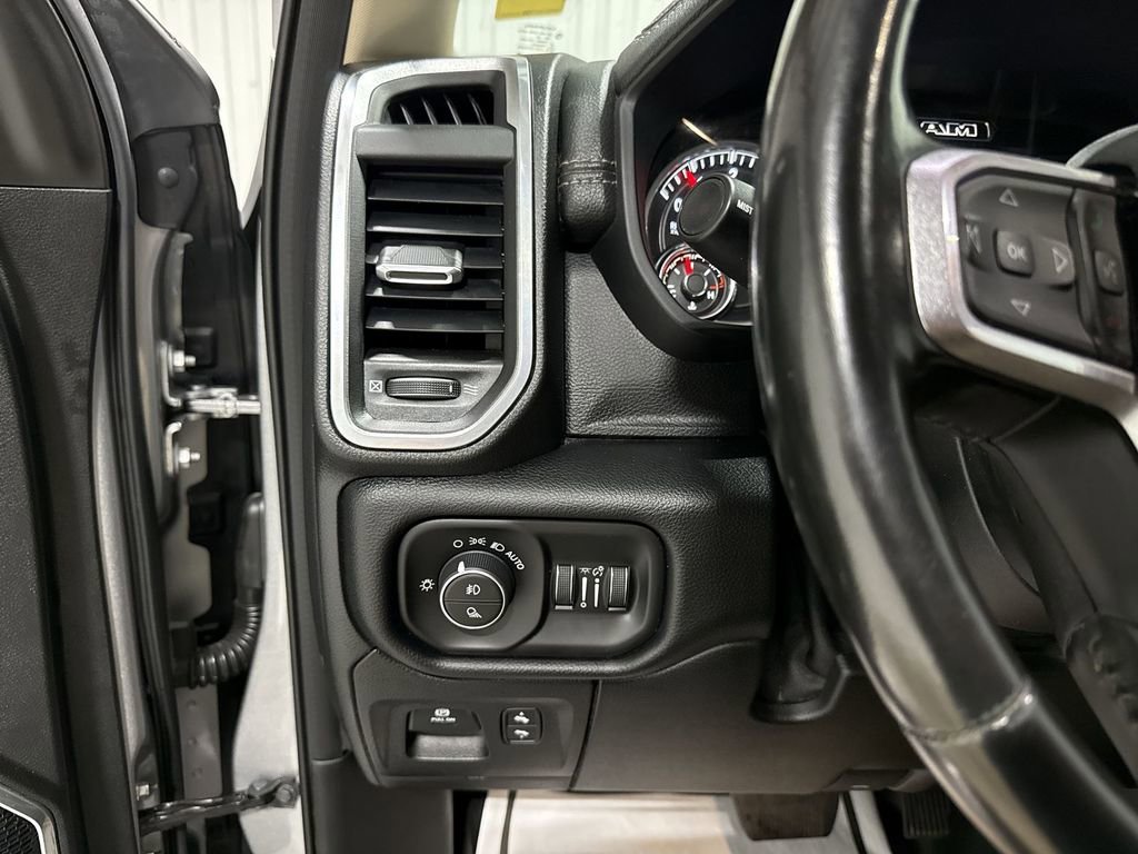 Used 2021 RAM 1500 Laramie AWD/4WD image 18