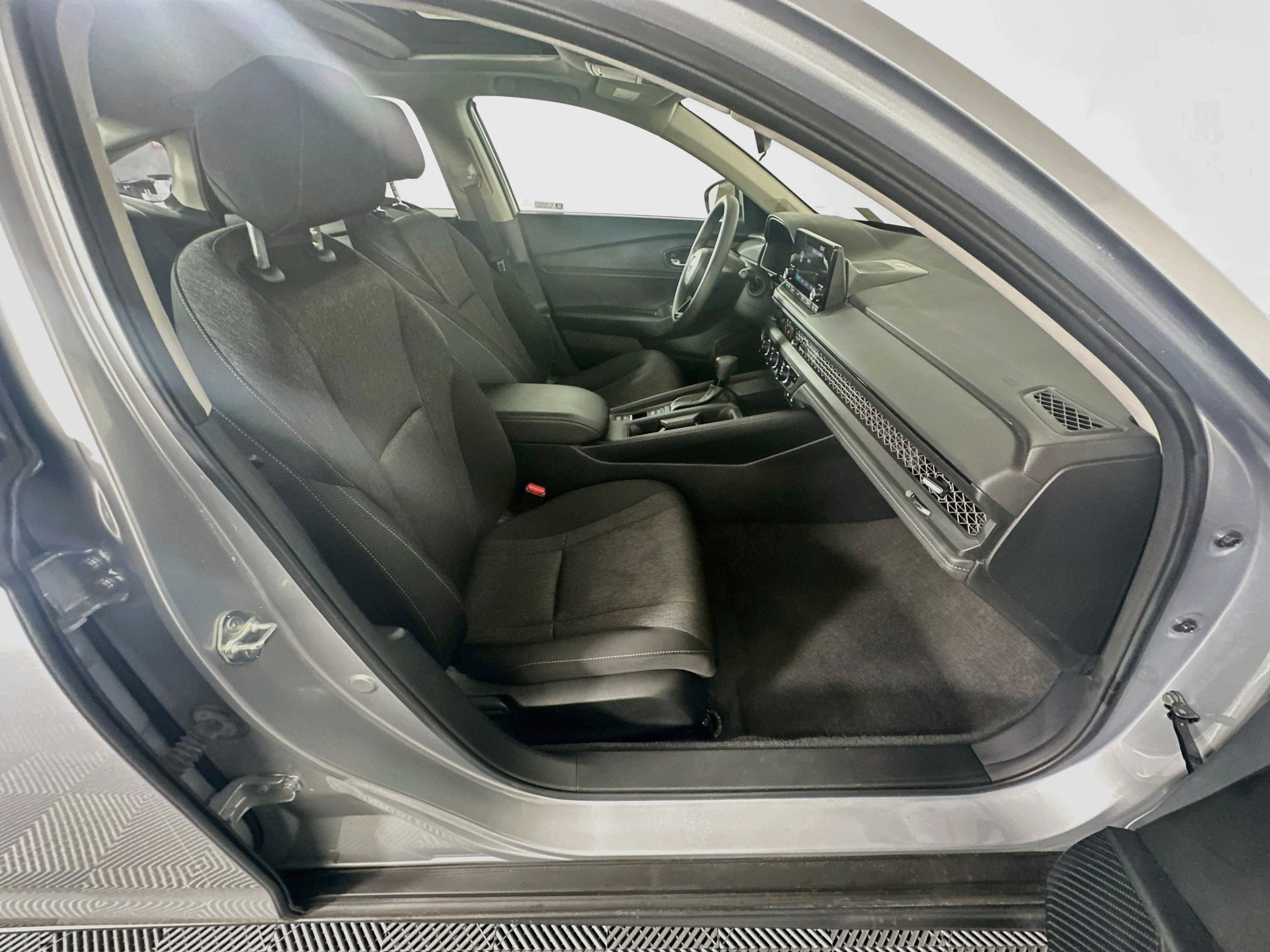 Used 2023 Honda Accord EX image 29