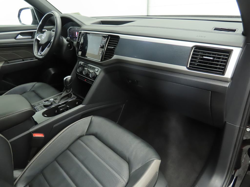 Used 2023 Volkswagen Atlas Cross Sport SEL Premium R-Line image 17