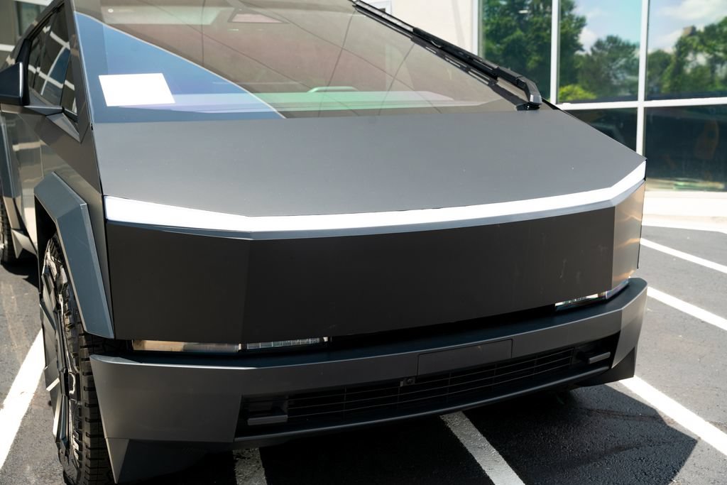 Used 2024 Tesla Cybertruck AWD Crew Cab image 5