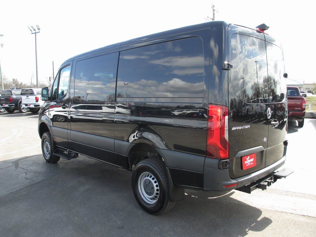 Used 2024 Mercedes-Benz Sprinter 144 Cargo image 9