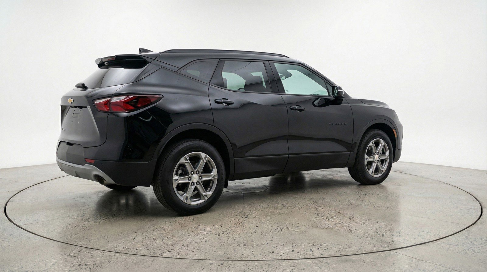 Used 2025 Chevrolet Blazer LT FWD image 9