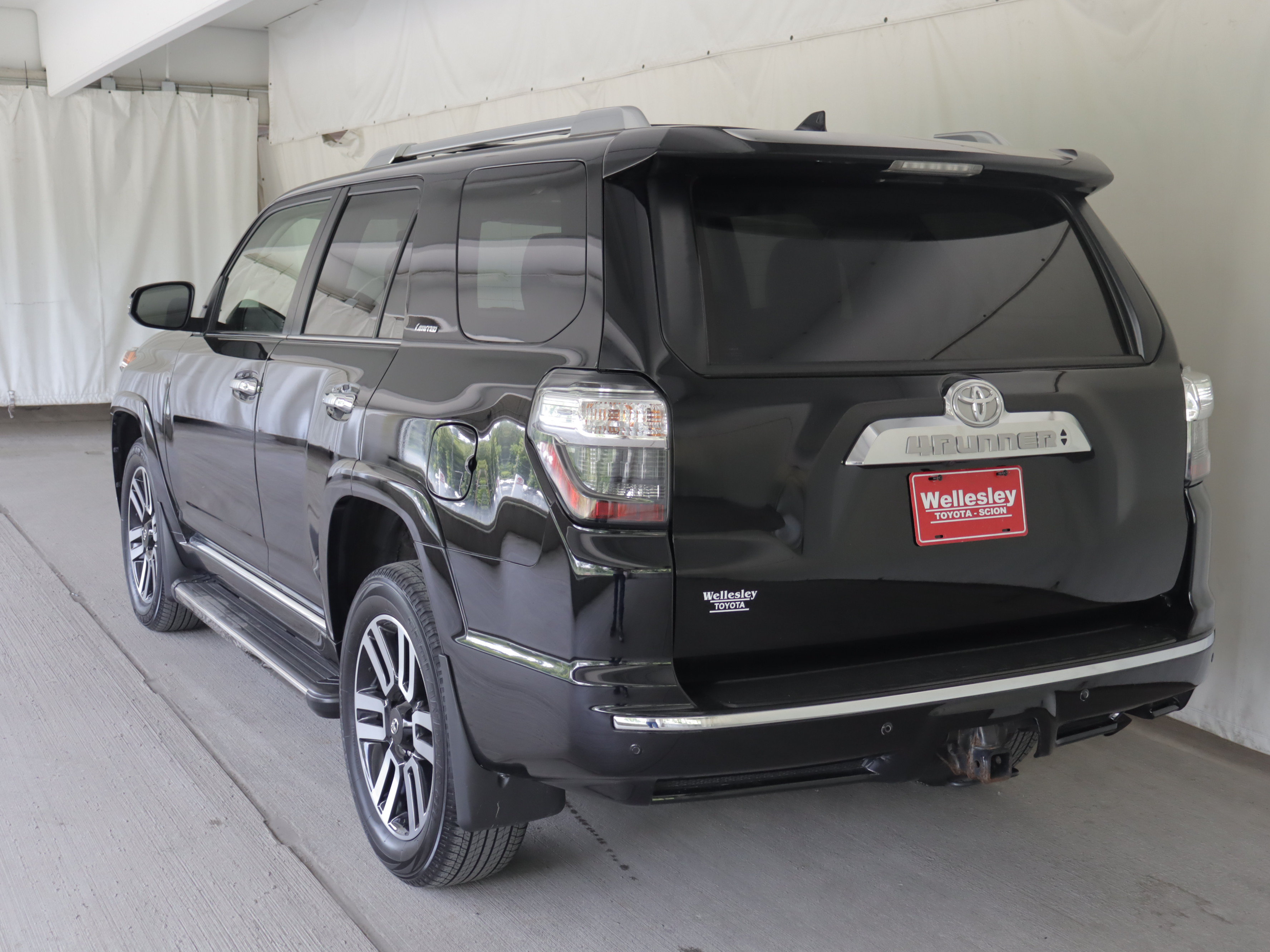 Used 2023 Toyota 4Runner Limited AWD/4WD image 27