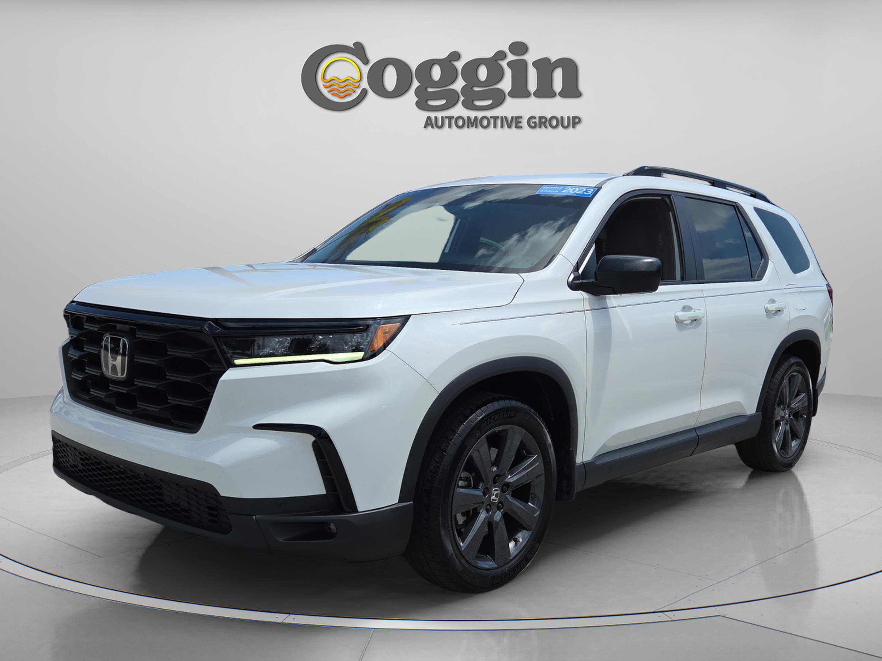Used 2023 Honda Pilot Sport image 1
