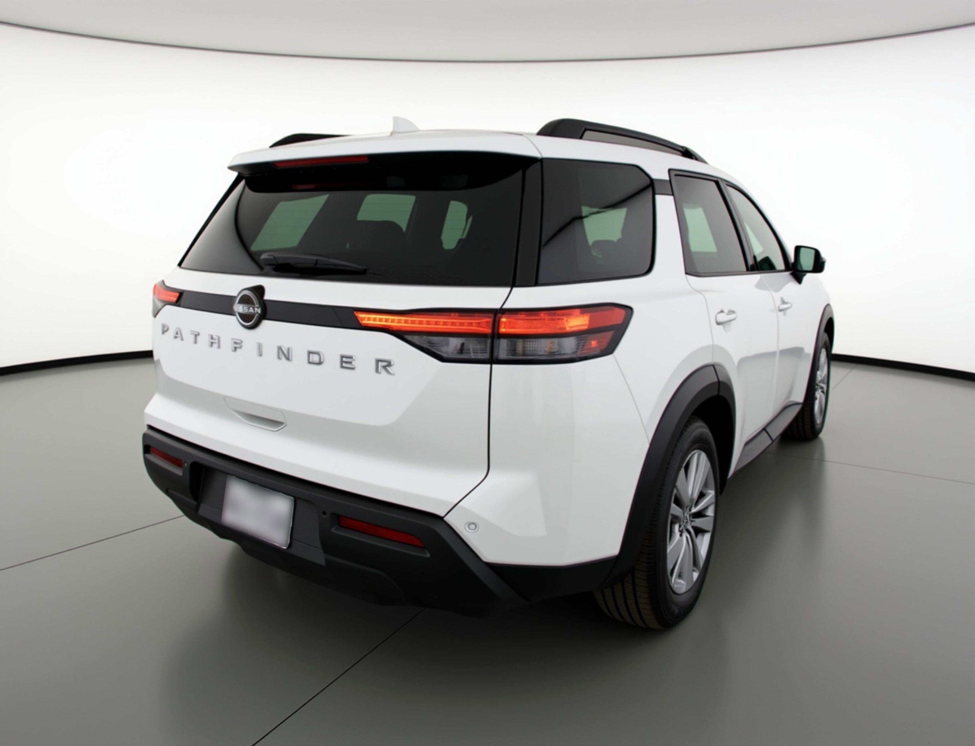 Used 2025 Nissan Pathfinder SV image 9