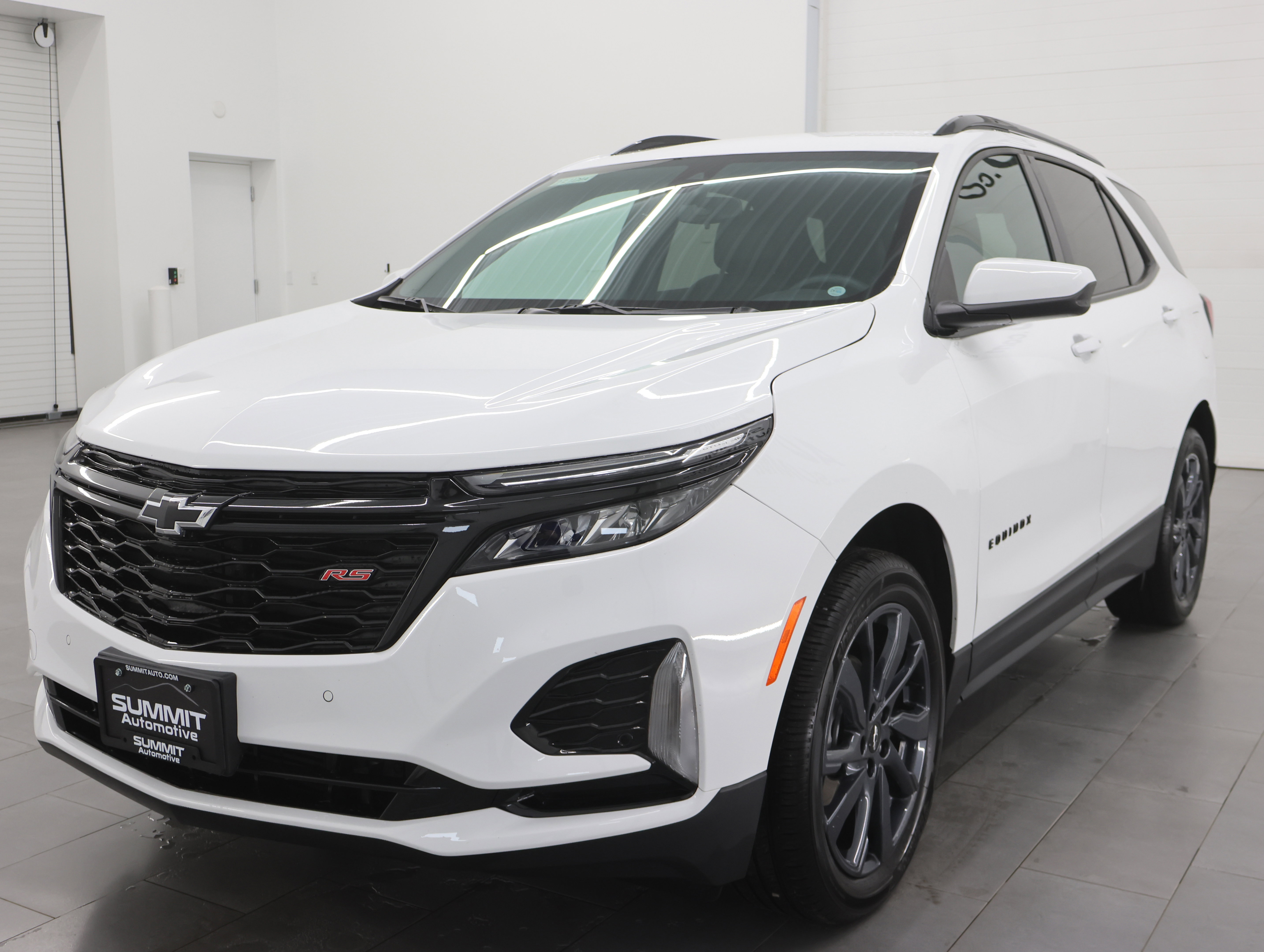 Used 2024 Chevrolet Equinox RS w/ LPO, Floor Liner Package image 7