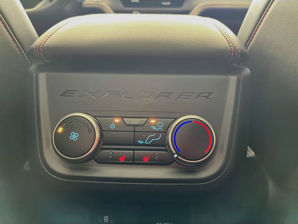 Used 2025 Ford Explorer ST AWD/4WD image 28