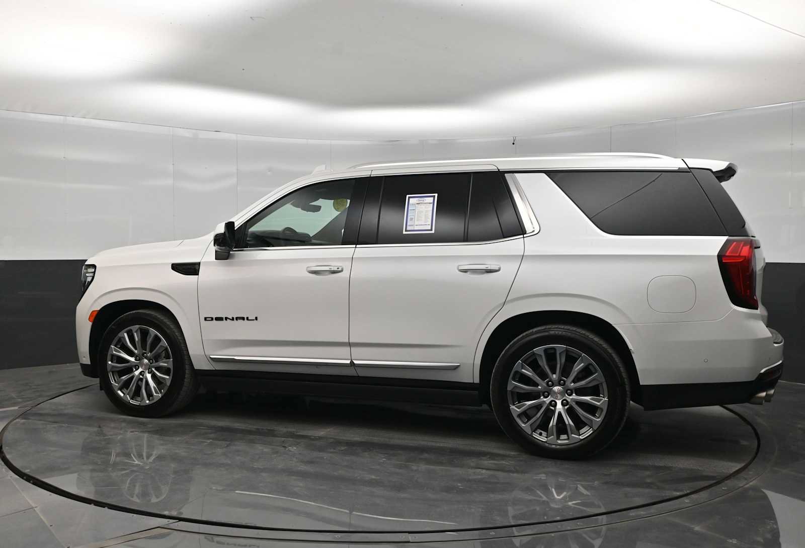 Used 2023 GMC Yukon Denali w/ Denali Reserve Package AWD/4WD image 5