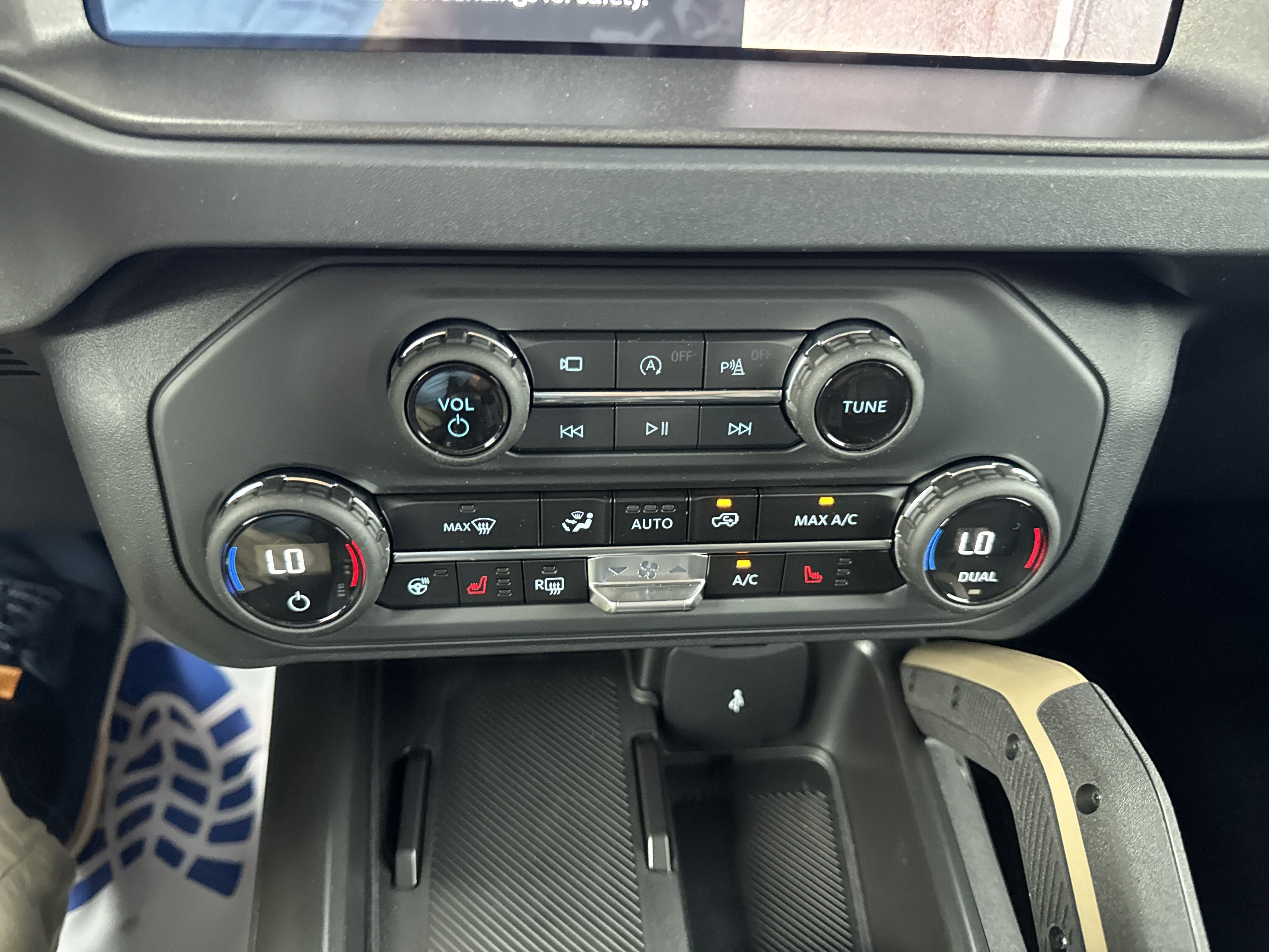 New 2026 Ford Bronco Badlands AWD/4WD image 24