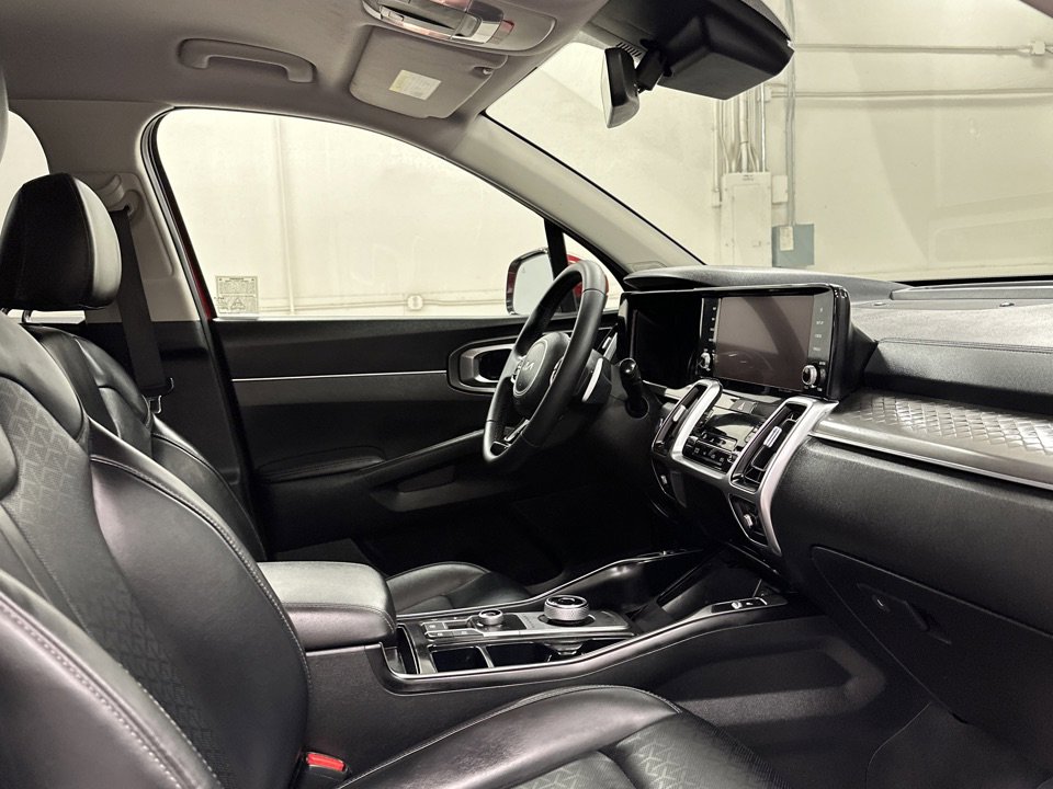 Used 2023 Kia Sorento EX image 22