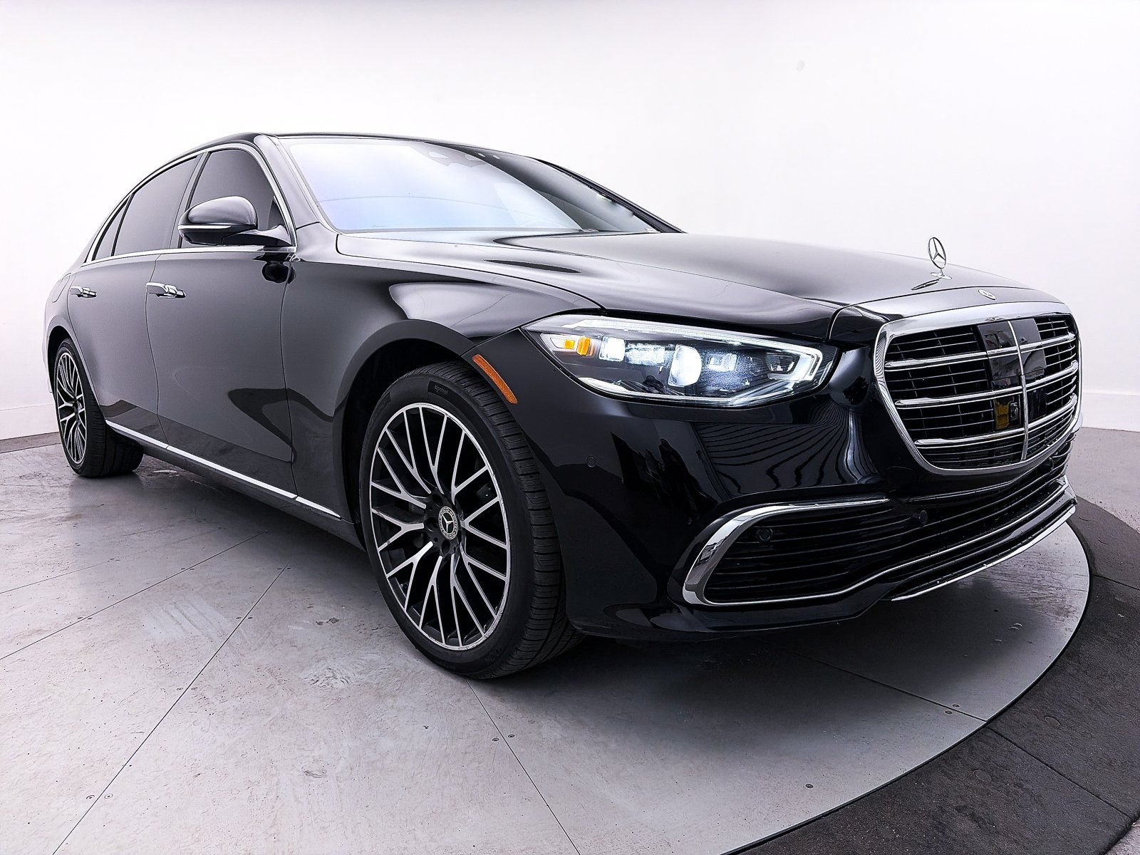 Used 2024 Mercedes-Benz S 580 4MATIC Sedan image 12