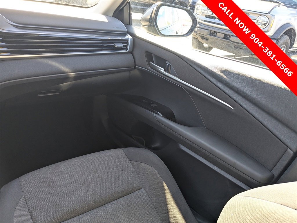 Used 2025 Toyota Camry LE image 17