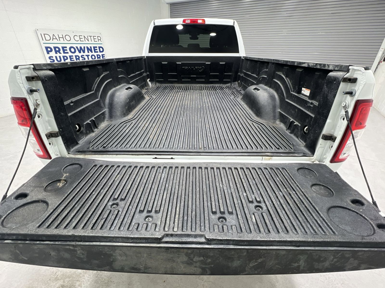 Used 2024 RAM 3500 Big Horn AWD/4WD image 22