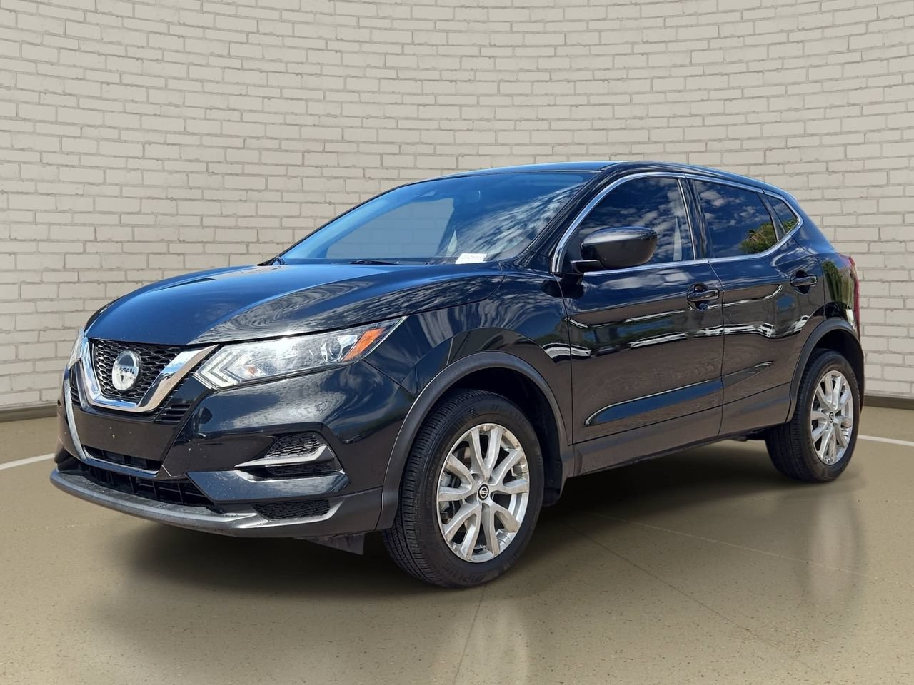 Used 2021 Nissan Rogue Sport S FWD image 1