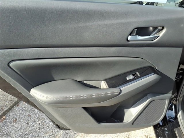 New 2025 Nissan Altima 2.5 SL image 9