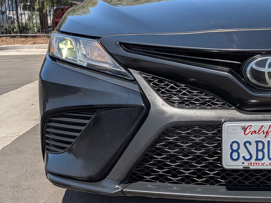 Used 2020 Toyota Camry SE FWD image 22