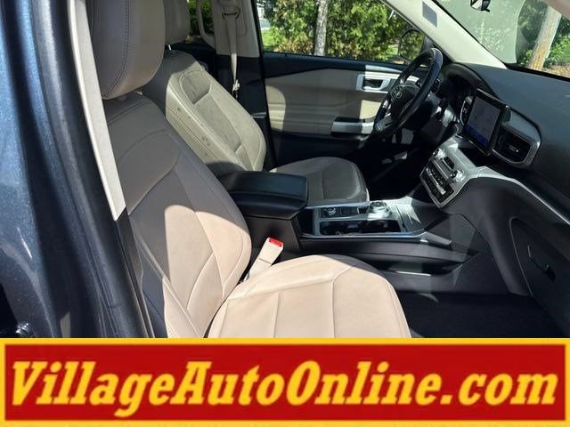 Used 2022 Ford Explorer XLT w/ Equipment Group 202A AWD/4WD image 44