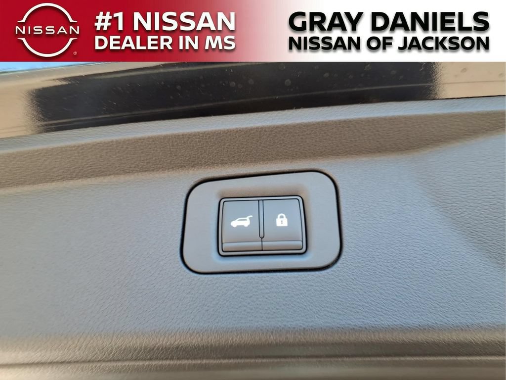 New 2026 Nissan Armada SL w/ Captain's Chari Seat Package AWD/4WD image 9