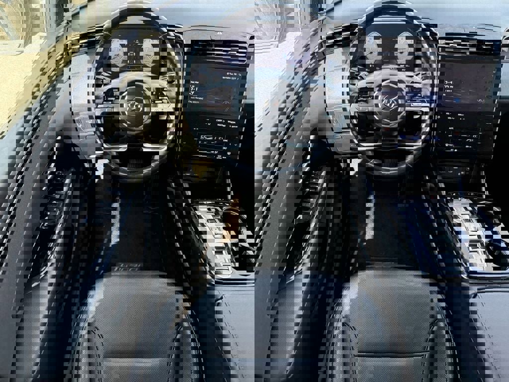 Used 2023 Hyundai Tucson Limited image 16