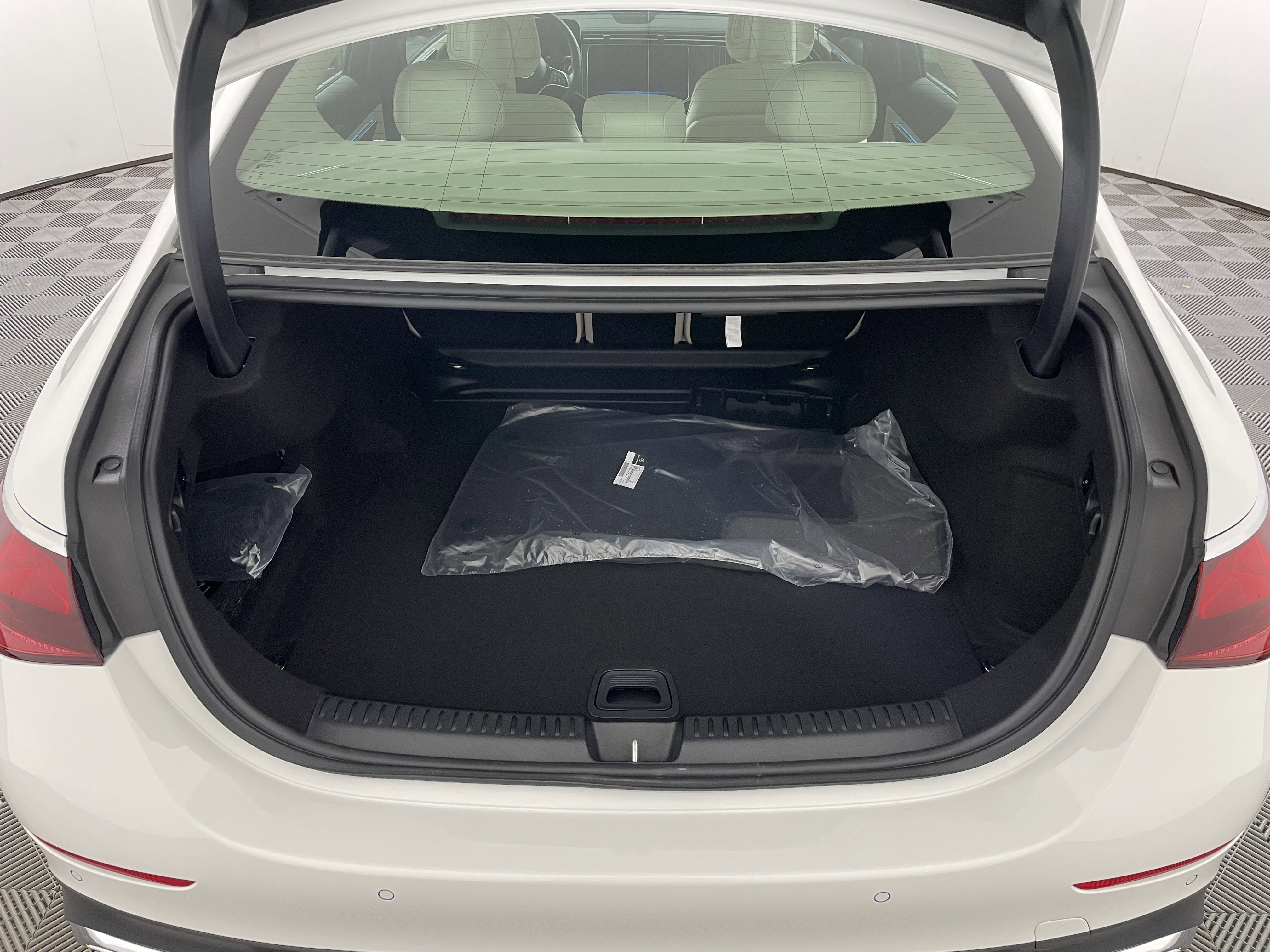 New 2026 Mercedes-Benz E 350 Sedan image 19