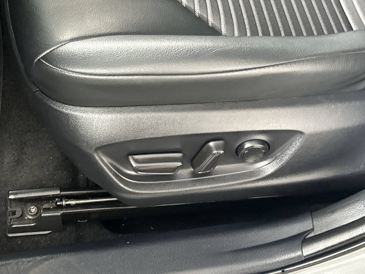Used 2024 Toyota Camry SE FWD image 20