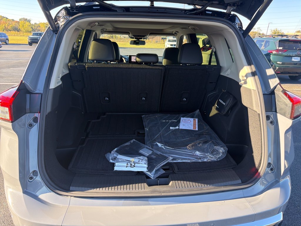 New 2026 Nissan Rogue Platinum w/ Platinum Premium Package AWD/4WD image 9