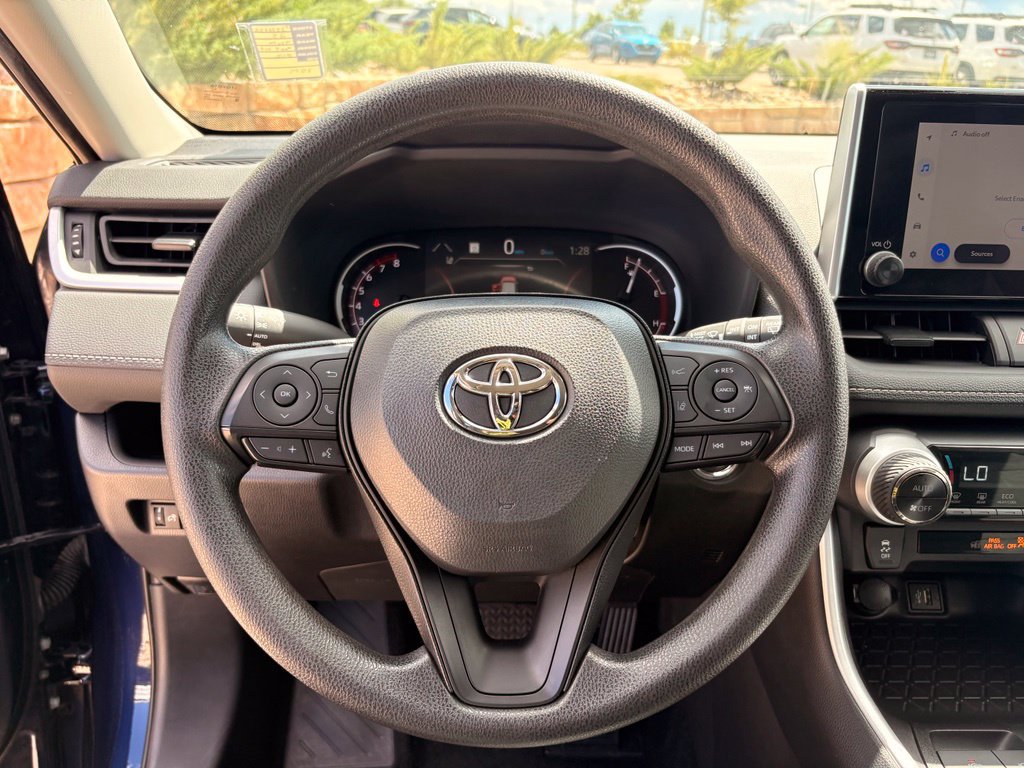 Used 2025 Toyota RAV4 XLE AWD/4WD image 22