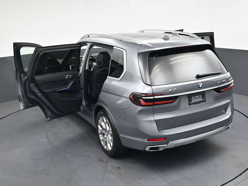 Used 2023 BMW X7 xDrive40i w/ Parking Assistance Package AWD/4WD image 45