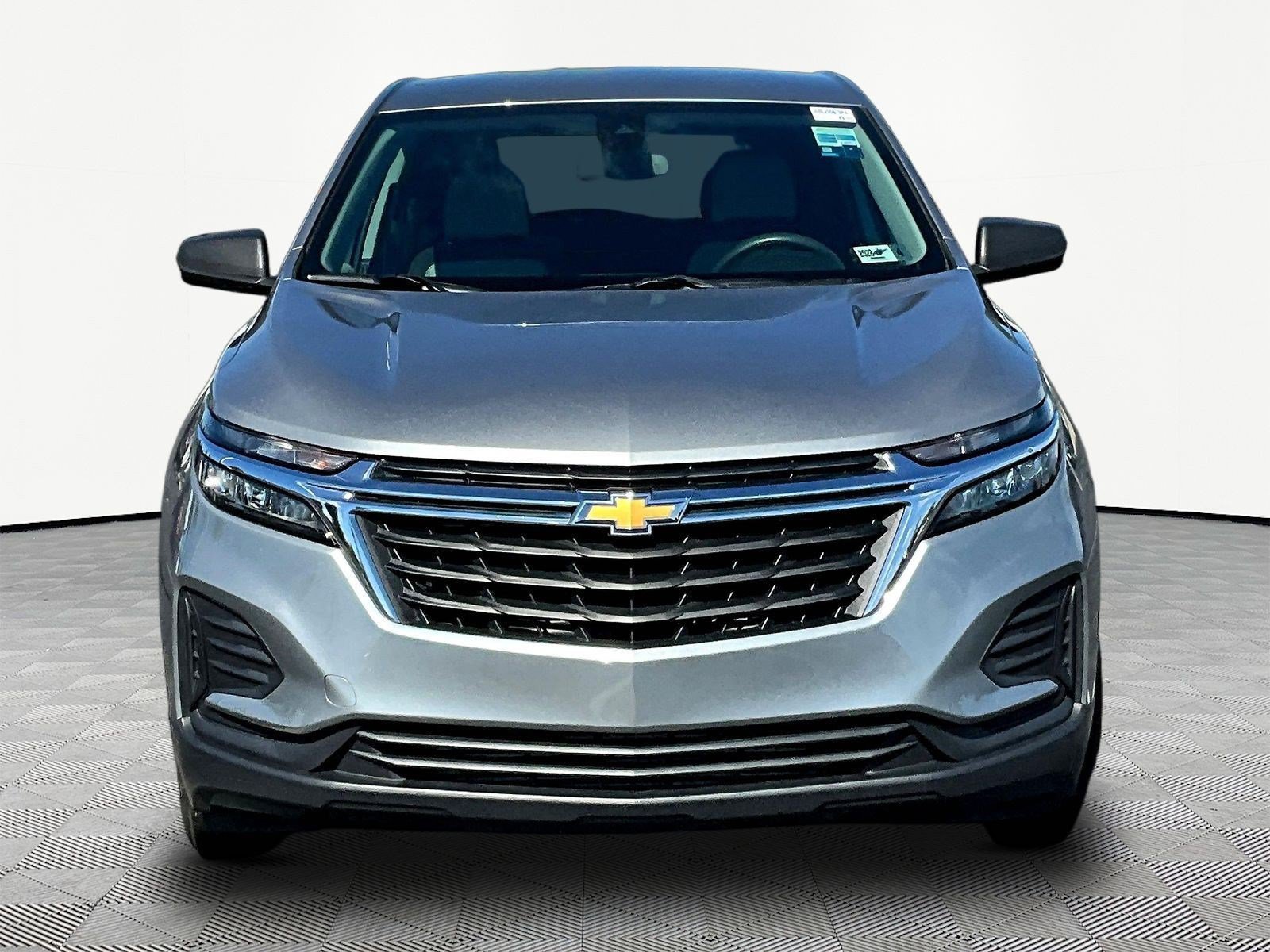 Used 2024 Chevrolet Equinox LS FWD image 2