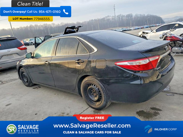 Used 2015 Toyota Camry LE image 3