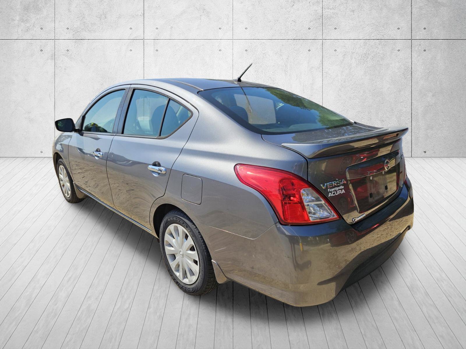 Used 2019 Nissan Versa SV FWD image 9