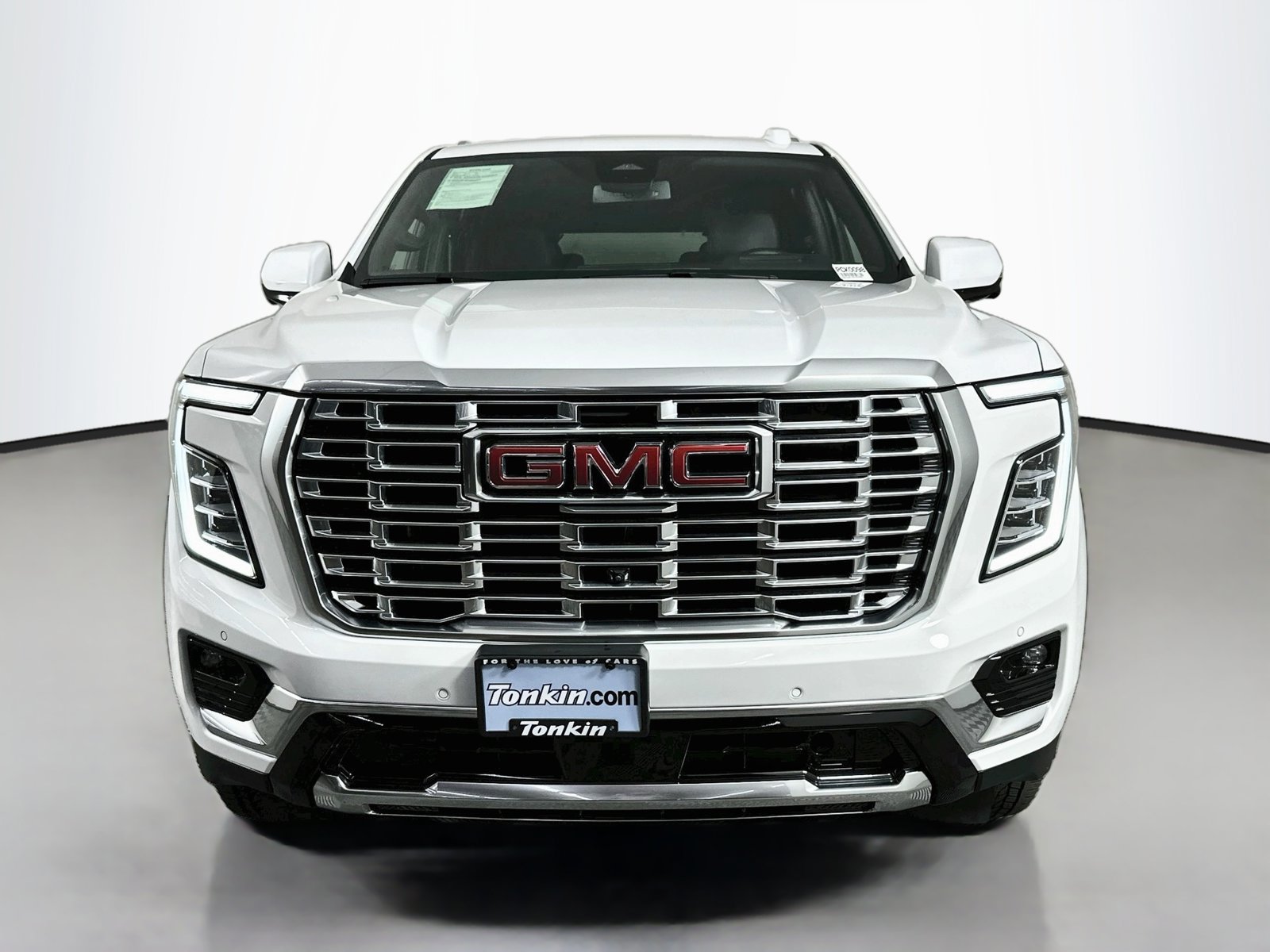 Used 2025 GMC Yukon XL Denali AWD/4WD image 2
