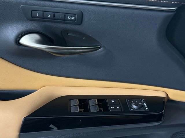 Used 2024 Lexus ES 350 w/ Premium Package FWD image 18