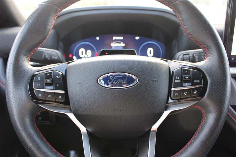 Used 2025 Ford Explorer ST-Line AWD/4WD image 16
