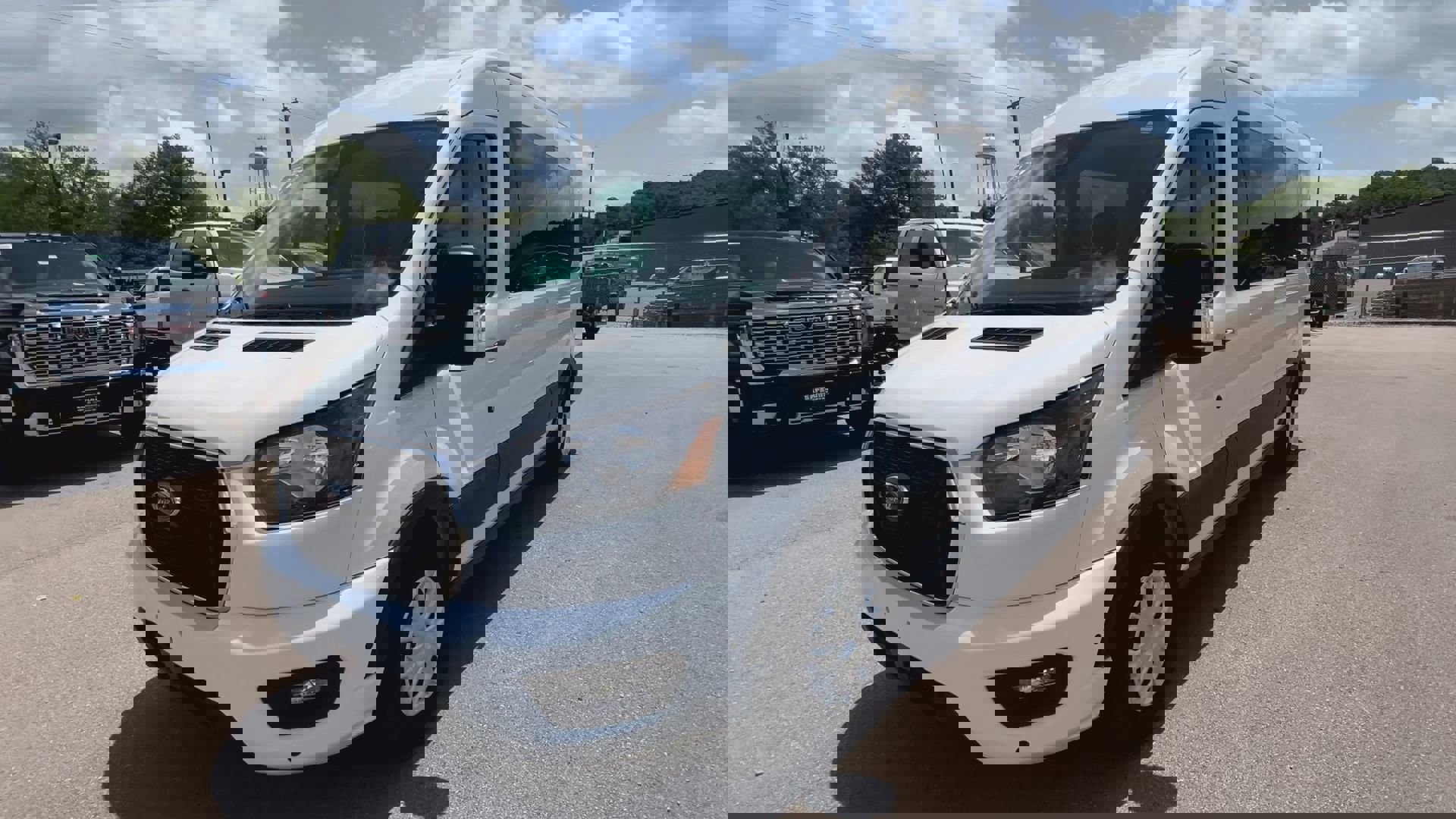 Used 2024 Ford Transit 350 XLT image 40