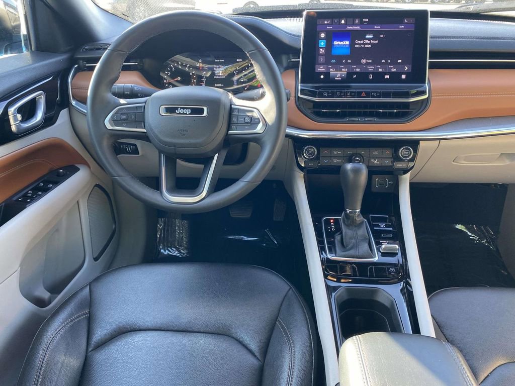 Used 2024 Jeep Compass Limited image 9