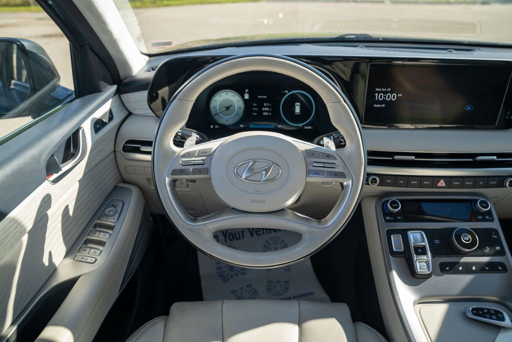 Used 2024 Hyundai Palisade Calligraphy image 17