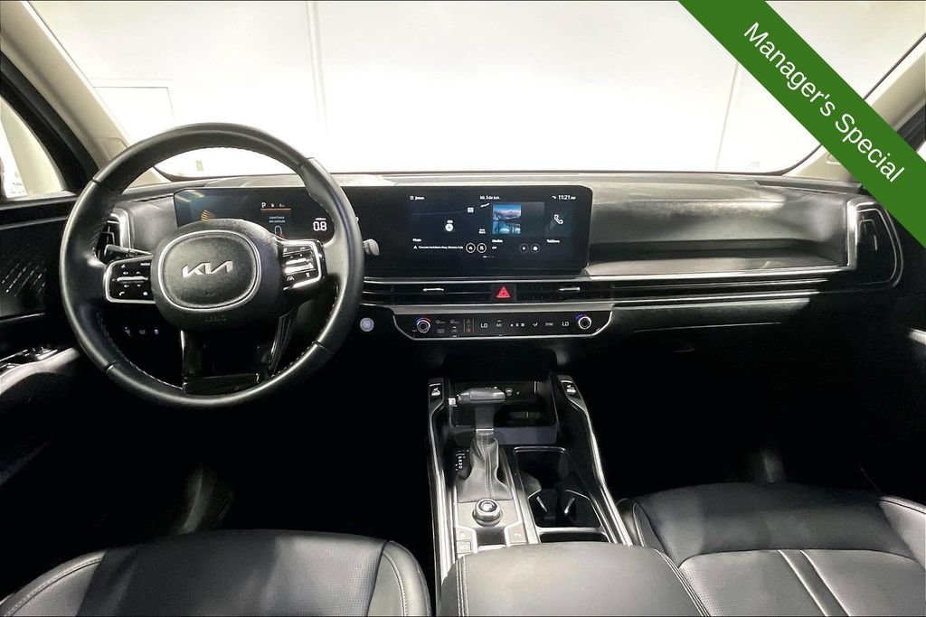 Used 2025 Kia Sorento EX w/ Panoramic Sunroof Package FWD image 18